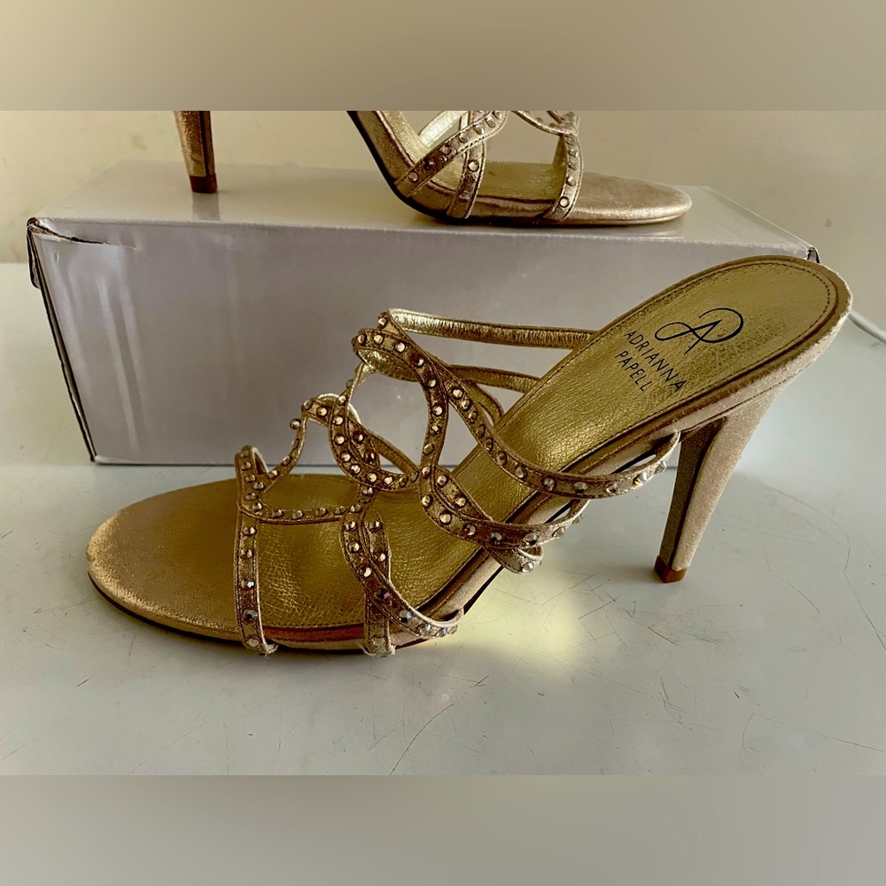 Arianna papel Emma gold heel size (9m) brand new never used  without box